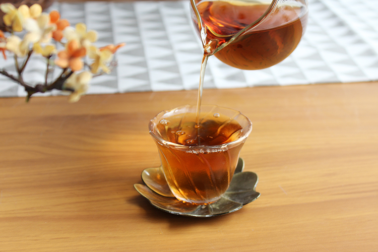 六堡茶和普洱茶的区别-原料篇